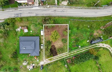BOSEN | Na predaj stavebný pozemok 648 m² - Skalka nad Váhom