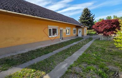 Na predaj 4 izbový rodinný dom - Trnovec nad Váhom okr. Šaľa